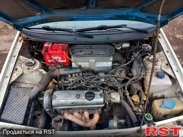 Белый Шкода Фелиция, объемом двигателя 1.6 л и пробегом 426 тыс. км за 800 $, фото 5 на Automoto.ua