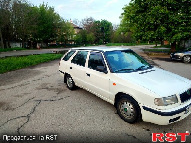 Білий Шкода Феліція, об'ємом двигуна 1.6 л та пробігом 102 тис. км за 2500 $, фото 4 на Automoto.ua