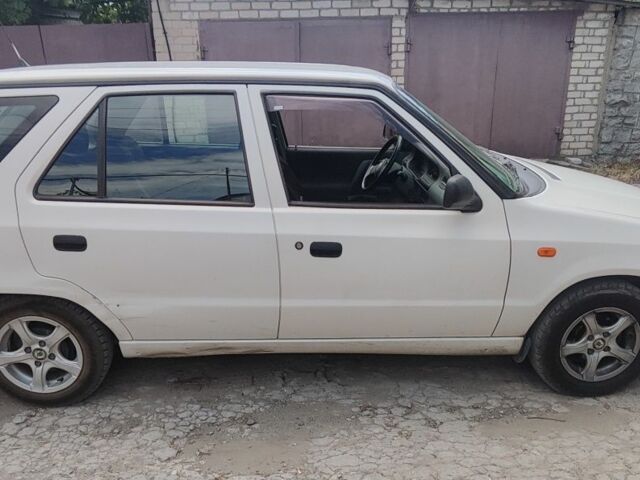 Белый Шкода Фелиция, объемом двигателя 1.6 л и пробегом 108 тыс. км за 2800 $, фото 1 на Automoto.ua