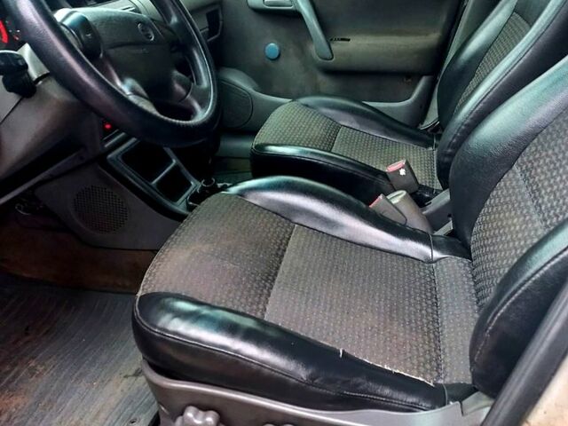 Белый Шкода Фелиция, объемом двигателя 1.6 л и пробегом 426 тыс. км за 800 $, фото 6 на Automoto.ua