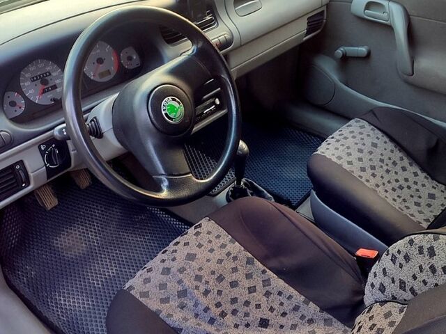 Білий Шкода Феліція, об'ємом двигуна 1.6 л та пробігом 102 тис. км за 2500 $, фото 8 на Automoto.ua