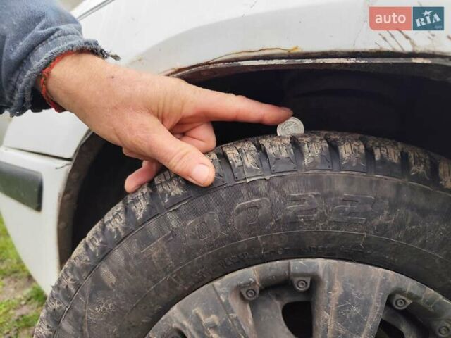 Белый Шкода Фелиция, объемом двигателя 1.6 л и пробегом 160 тыс. км за 1300 $, фото 2 на Automoto.ua