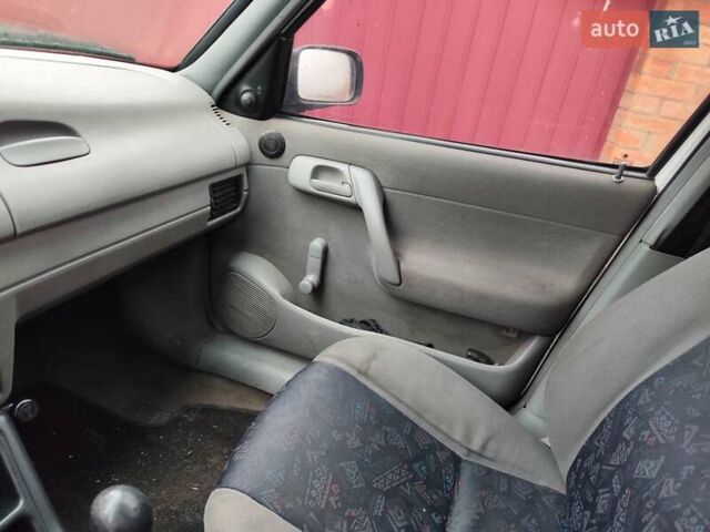 Белый Шкода Фелиция, объемом двигателя 1.6 л и пробегом 160 тыс. км за 1300 $, фото 10 на Automoto.ua