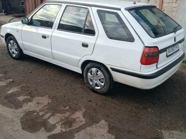 Білий Шкода Феліція, об'ємом двигуна 0 л та пробігом 300 тис. км за 1438 $, фото 1 на Automoto.ua