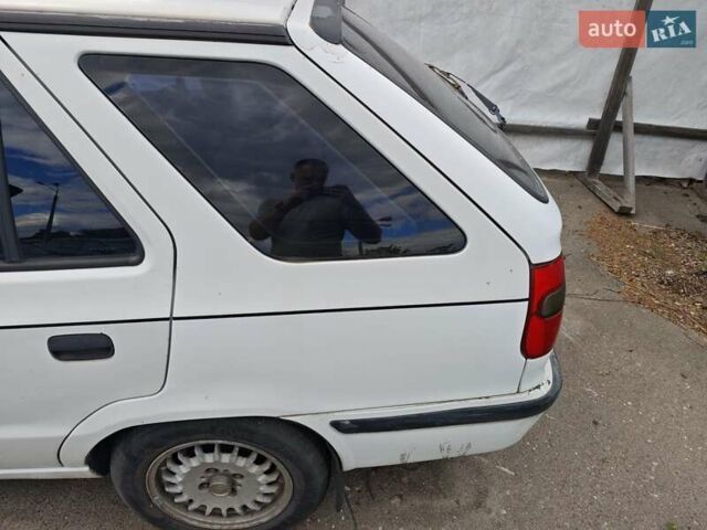 Белый Шкода Фелиция, объемом двигателя 1.6 л и пробегом 187 тыс. км за 1900 $, фото 10 на Automoto.ua