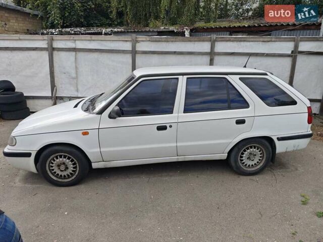 Белый Шкода Фелиция, объемом двигателя 1.6 л и пробегом 187 тыс. км за 1900 $, фото 9 на Automoto.ua