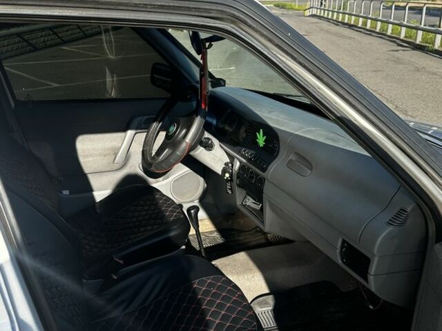 Белый Шкода Фелиция, объемом двигателя 1.6 л и пробегом 438 тыс. км за 1600 $, фото 5 на Automoto.ua