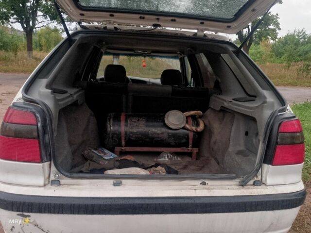 Белый Шкода Фелиция, объемом двигателя 1.3 л и пробегом 348 тыс. км за 1300 $, фото 5 на Automoto.ua