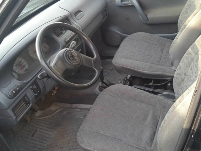 Черный Шкода Фелиция, объемом двигателя 1.6 л и пробегом 3 тыс. км за 2000 $, фото 3 на Automoto.ua