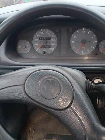 Червоний Шкода Феліція, об'ємом двигуна 1.3 л та пробігом 250 тис. км за 835 $, фото 5 на Automoto.ua