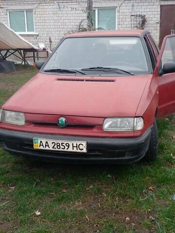 Червоний Шкода Феліція, об'ємом двигуна 1.3 л та пробігом 250 тис. км за 835 $, фото 4 на Automoto.ua