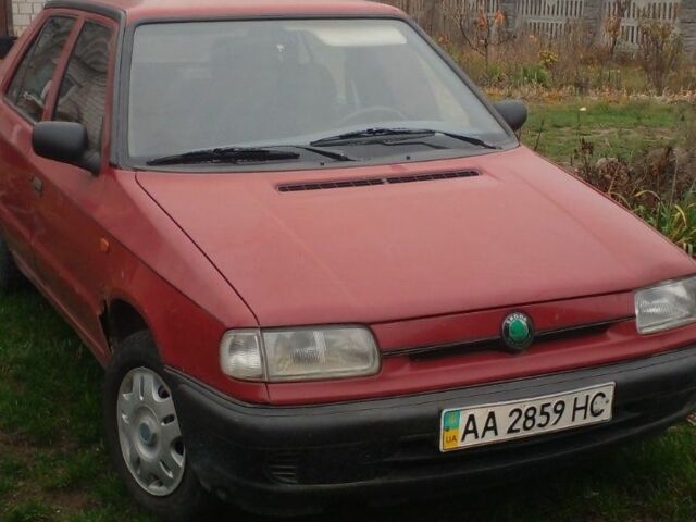 Червоний Шкода Феліція, об'ємом двигуна 1.3 л та пробігом 250 тис. км за 835 $, фото 4 на Automoto.ua