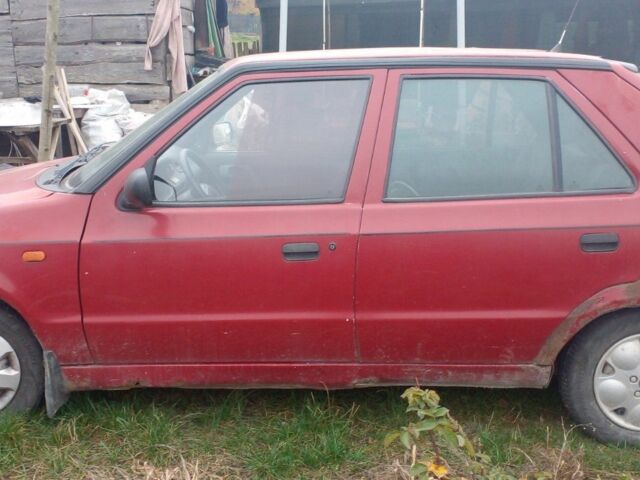 Червоний Шкода Феліція, об'ємом двигуна 1.3 л та пробігом 250 тис. км за 835 $, фото 2 на Automoto.ua