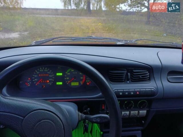 Красный Шкода Фелиция, объемом двигателя 1.29 л и пробегом 220 тыс. км за 1950 $, фото 1 на Automoto.ua