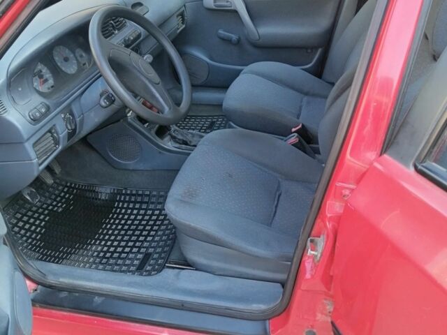 Красный Шкода Фелиция, объемом двигателя 1.3 л и пробегом 34 тыс. км за 600 $, фото 3 на Automoto.ua