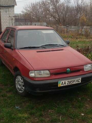 Червоний Шкода Феліція, об'ємом двигуна 1.3 л та пробігом 250 тис. км за 835 $, фото 2 на Automoto.ua