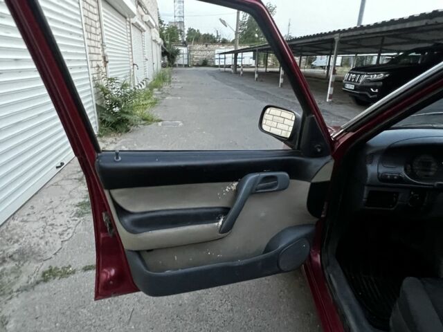 Красный Шкода Фелиция, объемом двигателя 1.3 л и пробегом 223 тыс. км за 1300 $, фото 5 на Automoto.ua