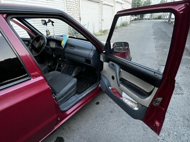 Красный Шкода Фелиция, объемом двигателя 1.3 л и пробегом 223 тыс. км за 1300 $, фото 3 на Automoto.ua