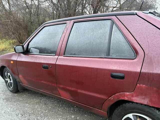 Червоний Шкода Феліція, об'ємом двигуна 1.6 л та пробігом 200 тис. км за 900 $, фото 11 на Automoto.ua