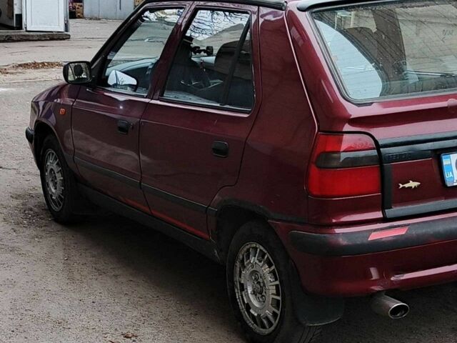 Красный Шкода Фелиция, объемом двигателя 1.3 л и пробегом 402 тыс. км за 1183 $, фото 2 на Automoto.ua