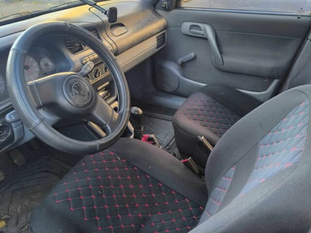 Червоний Шкода Феліція, об'ємом двигуна 1.6 л та пробігом 340 тис. км за 800 $, фото 8 на Automoto.ua