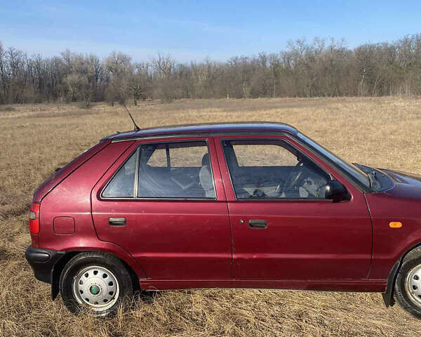 Красный Шкода Фелиция, объемом двигателя 1.3 л и пробегом 120 тыс. км за 2300 $, фото 2 на Automoto.ua