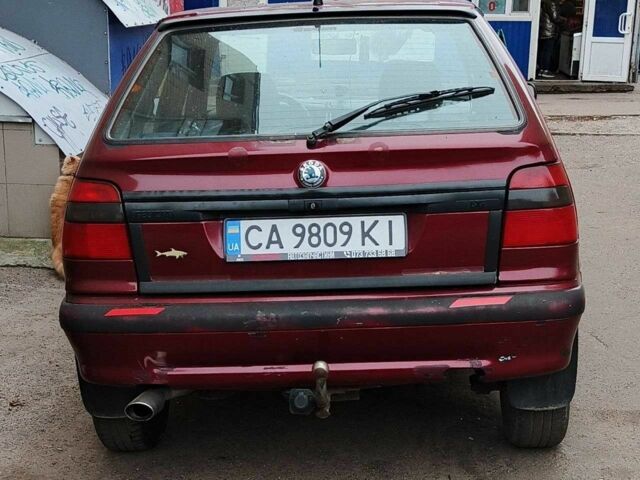 Красный Шкода Фелиция, объемом двигателя 1.3 л и пробегом 402 тыс. км за 1183 $, фото 4 на Automoto.ua