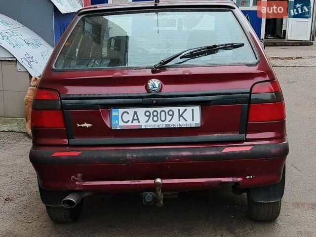 Красный Шкода Фелиция, объемом двигателя 1.3 л и пробегом 402 тыс. км за 1183 $, фото 3 на Automoto.ua