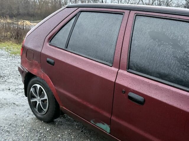 Червоний Шкода Феліція, об'ємом двигуна 1.6 л та пробігом 200 тис. км за 900 $, фото 4 на Automoto.ua