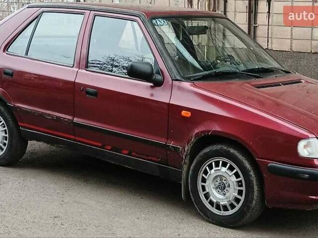 Красный Шкода Фелиция, объемом двигателя 1.3 л и пробегом 402 тыс. км за 1183 $, фото 2 на Automoto.ua