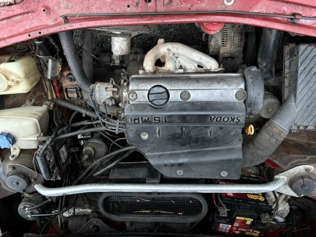 Червоний Шкода Феліція, об'ємом двигуна 1.6 л та пробігом 200 тис. км за 900 $, фото 14 на Automoto.ua