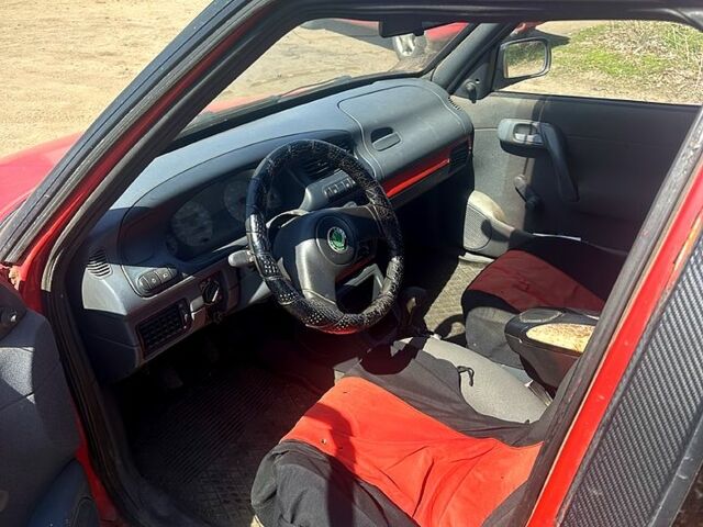 Червоний Шкода Феліція, об'ємом двигуна 13 л та пробігом 250 тис. км за 600 $, фото 3 на Automoto.ua