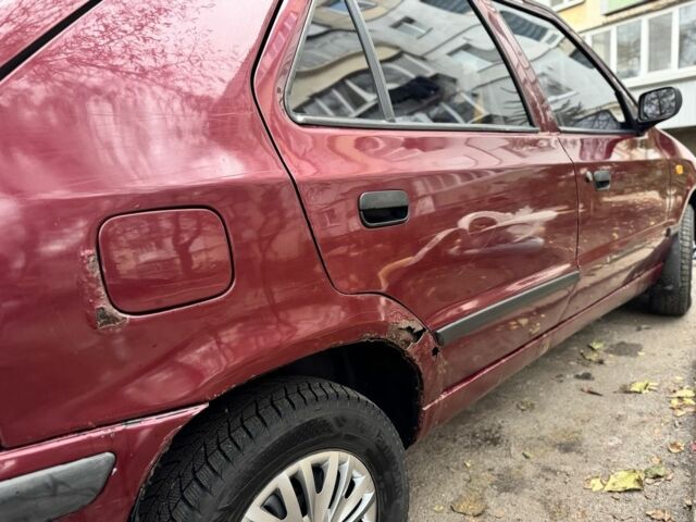 Красный Шкода Фелиция, объемом двигателя 1.6 л и пробегом 300 тыс. км за 1000 $, фото 4 на Automoto.ua