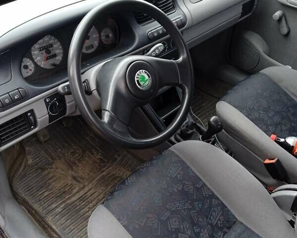 Червоний Шкода Феліція, об'ємом двигуна 1.3 л та пробігом 280 тис. км за 1750 $, фото 2 на Automoto.ua