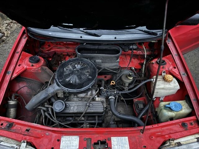 Червоний Шкода Феліція, об'ємом двигуна 1.3 л та пробігом 300 тис. км за 1301 $, фото 9 на Automoto.ua
