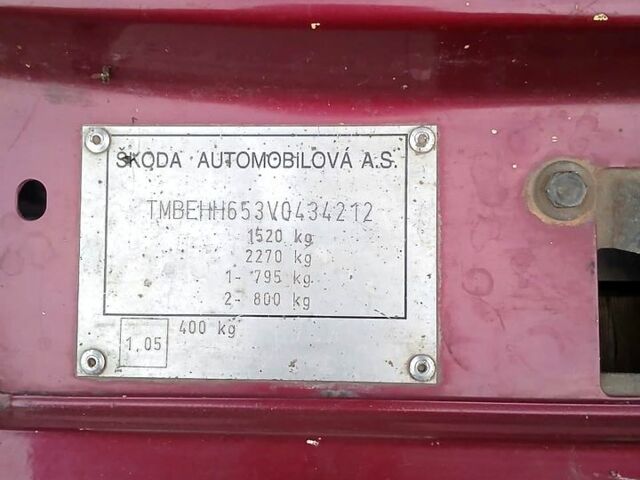Красный Шкода Фелиция, объемом двигателя 1.9 л и пробегом 357 тыс. км за 1800 $, фото 4 на Automoto.ua