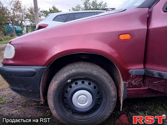 Красный Шкода Фелиция, объемом двигателя 1.9 л и пробегом 357 тыс. км за 1800 $, фото 12 на Automoto.ua