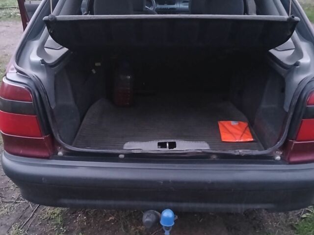 Червоний Шкода Феліція, об'ємом двигуна 1 л та пробігом 357 тис. км за 2000 $, фото 2 на Automoto.ua