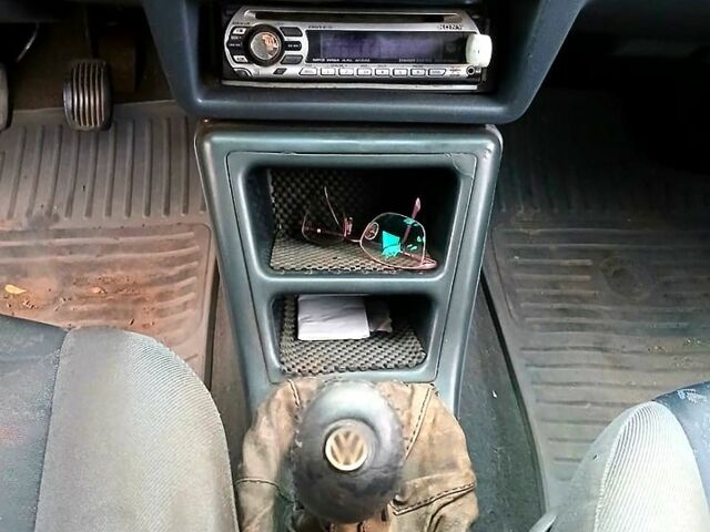 Красный Шкода Фелиция, объемом двигателя 1.9 л и пробегом 357 тыс. км за 1800 $, фото 3 на Automoto.ua