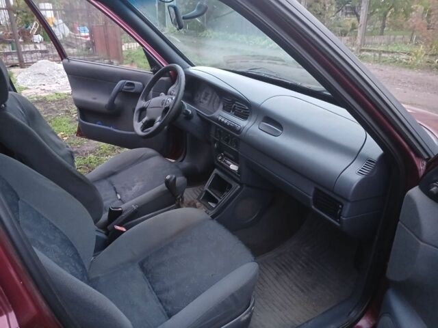 Червоний Шкода Феліція, об'ємом двигуна 1 л та пробігом 357 тис. км за 2000 $, фото 1 на Automoto.ua