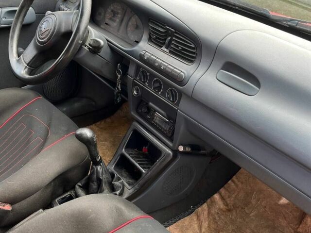 Красный Шкода Фелиция, объемом двигателя 1.3 л и пробегом 424 тыс. км за 1200 $, фото 3 на Automoto.ua