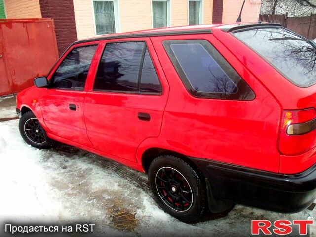 Красный Шкода Фелиция, объемом двигателя 1.6 л и пробегом 515 тыс. км за 2000 $, фото 2 на Automoto.ua