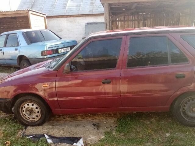 Красный Шкода Фелиция, объемом двигателя 1.3 л и пробегом 3 тыс. км за 1788 $, фото 3 на Automoto.ua