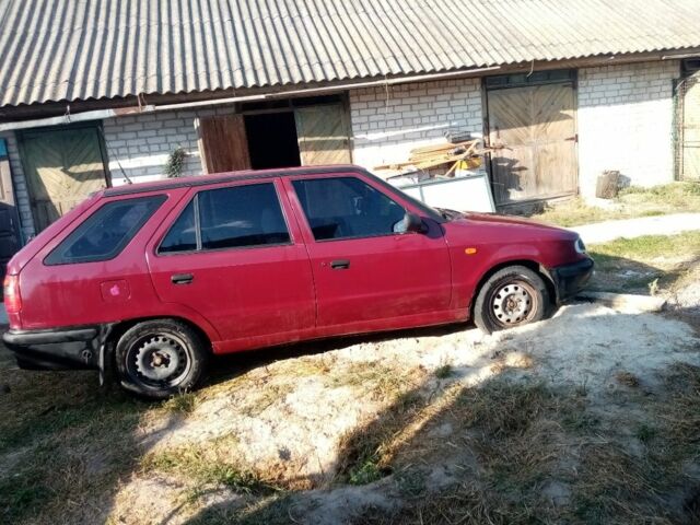 Красный Шкода Фелиция, объемом двигателя 1.3 л и пробегом 3 тыс. км за 1788 $, фото 1 на Automoto.ua