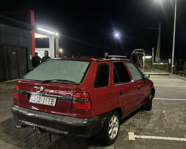 Красный Шкода Фелиция, объемом двигателя 1.3 л и пробегом 370 тыс. км за 750 $, фото 4 на Automoto.ua