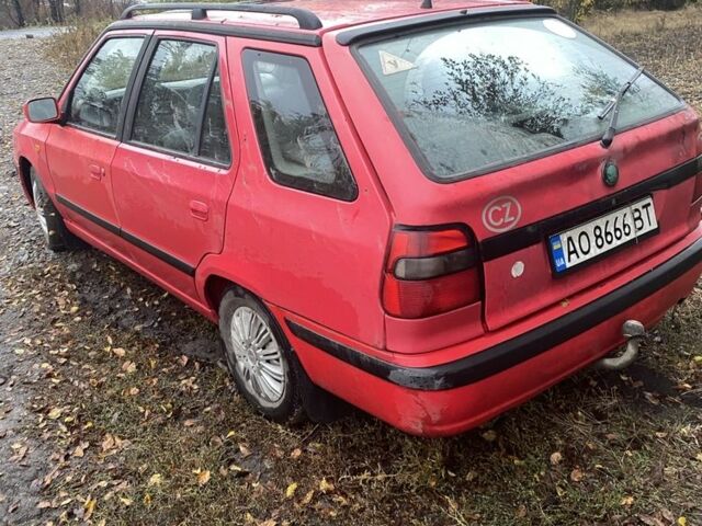 Красный Шкода Фелиция, объемом двигателя 1.6 л и пробегом 260 тыс. км за 1970 $, фото 5 на Automoto.ua