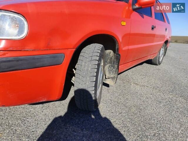 Красный Шкода Фелиция, объемом двигателя 1.3 л и пробегом 200 тыс. км за 1700 $, фото 3 на Automoto.ua