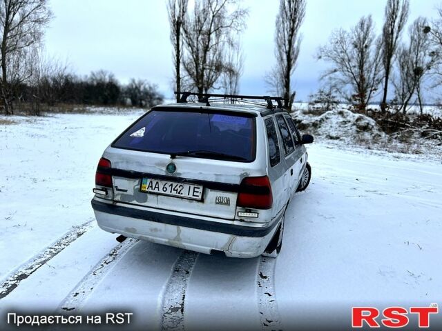 Шкода Фелиция, объемом двигателя 1.3 л и пробегом 1 тыс. км за 1100 $, фото 4 на Automoto.ua