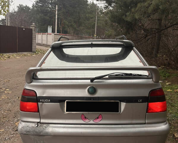 Серый Шкода Фелиция, объемом двигателя 1.3 л и пробегом 177 тыс. км за 1161 $, фото 4 на Automoto.ua