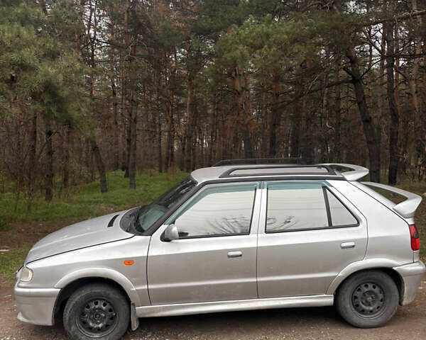 Серый Шкода Фелиция, объемом двигателя 1.3 л и пробегом 177 тыс. км за 1161 $, фото 2 на Automoto.ua